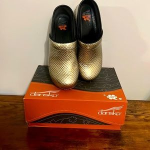 Dansko Pro XP gold snakeskin size 40